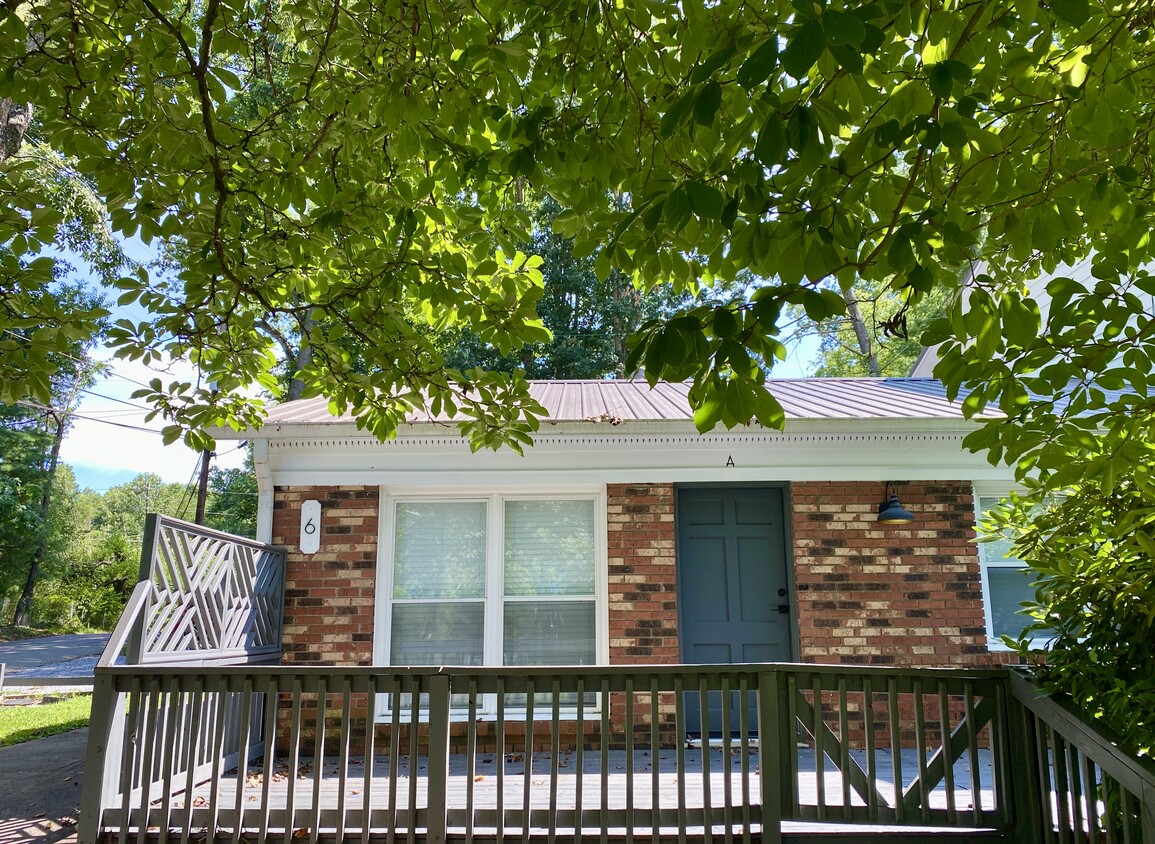 Primary Photo - 6 Dogwood Ct