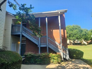 Building Photo - 131 Wexford Dr