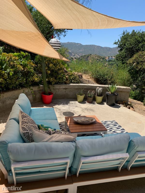 Building Photo - 1720 Topanga Skyline Dr