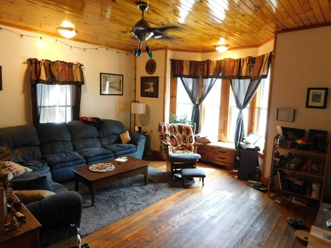 Building Photo - 28 Cottage St