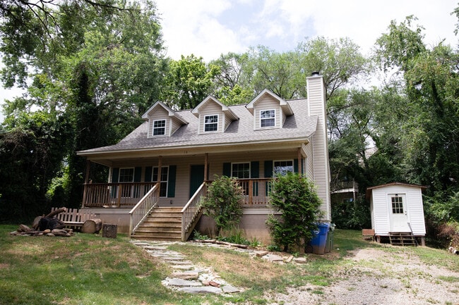 Building Photo - 16 Townview Dr