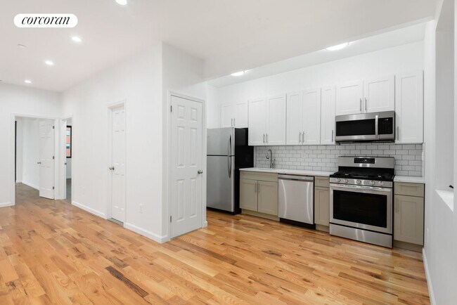 Building Photo - 830 Herkimer St