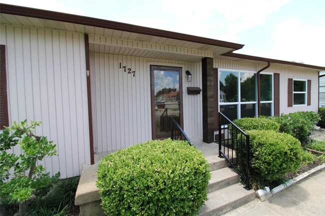 Building Photo - 1727 Waldrop St