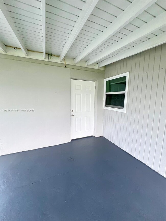 Building Photo - 2 bedroom in West Park FL 33023
