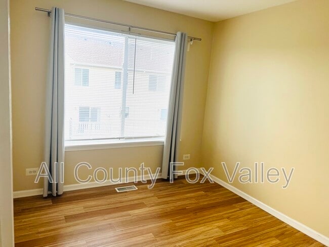 Building Photo - 922 Darla Ct