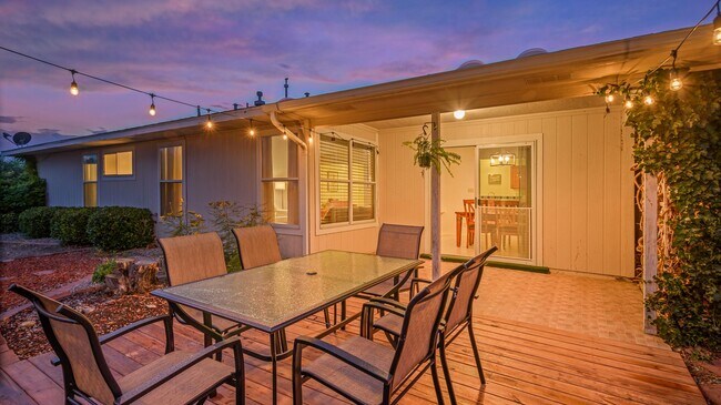 Foto del edificio - FULLY Furnished Rio Rancho Home, Utilities...