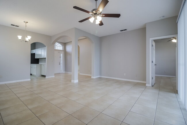 Building Photo - 738 Lake Biscayne Way