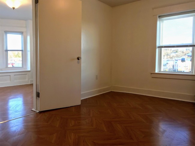 Building Photo - 626 N Maxwell St