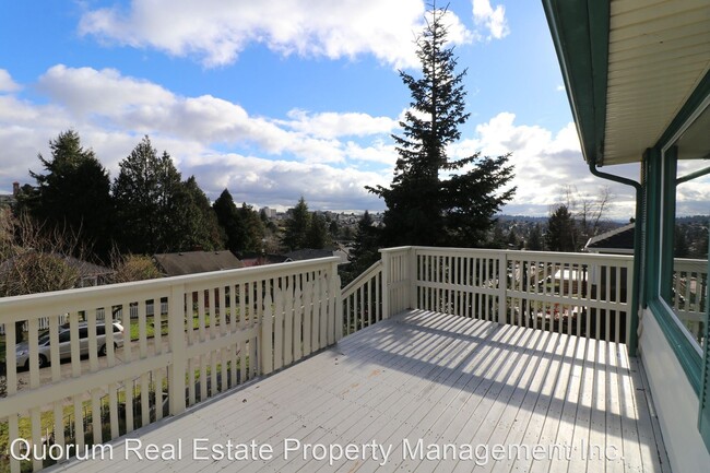 Foto del edificio - 2 br, 1.5 bath House - 4127 – 48th Ave SW