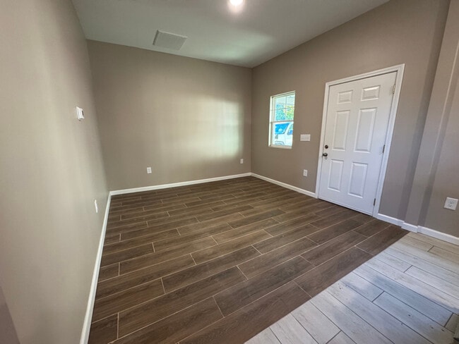 Building Photo - 1203 Bethpage Rd