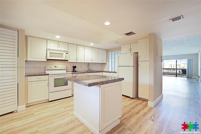 Building Photo - 1036 US-1