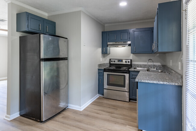 2BR, 2BA - 950SF - Downtown Athens Condos!