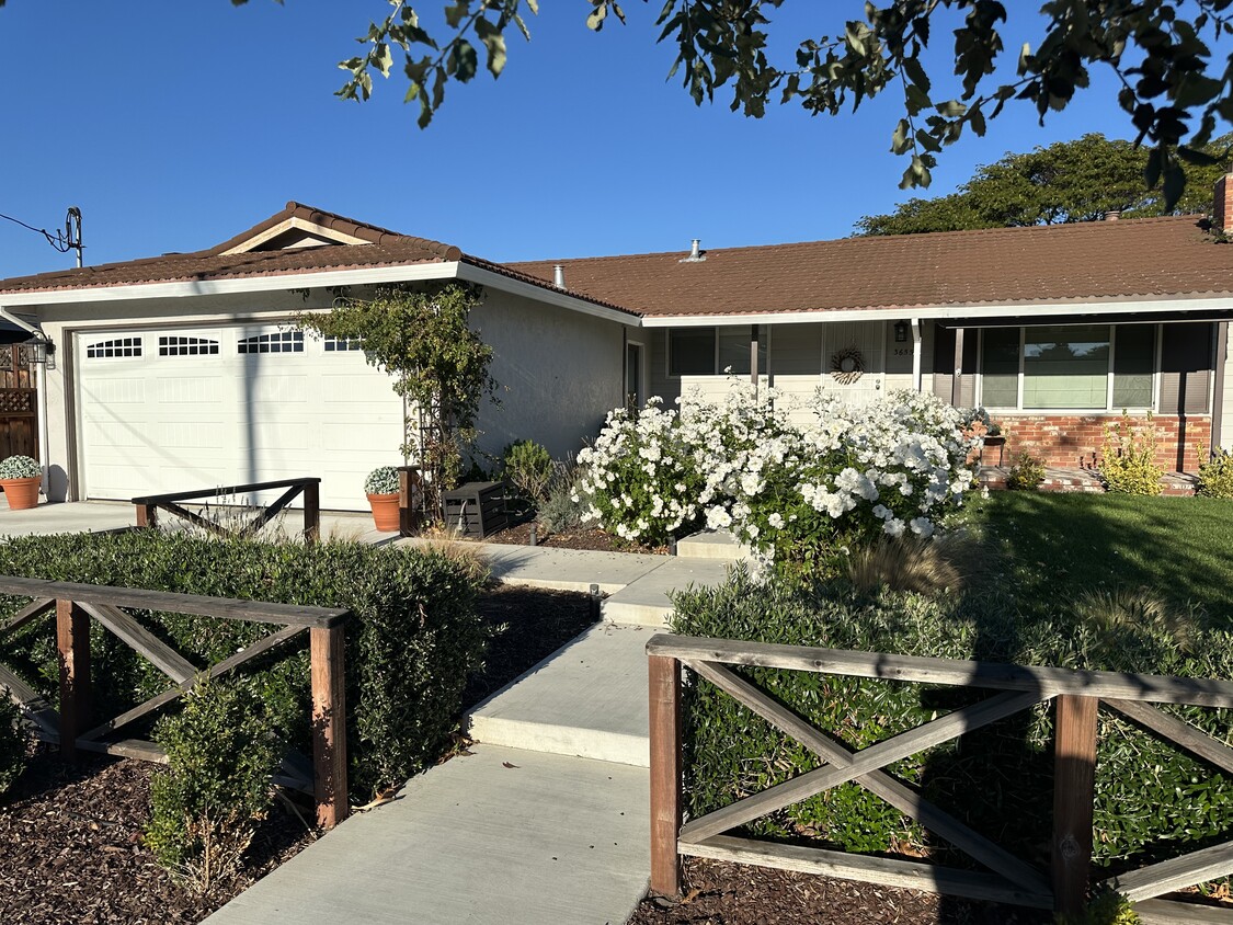 Foto principal - 36558 Blackwood Dr