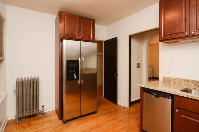Foto del edificio - 2122 W Ainslie St