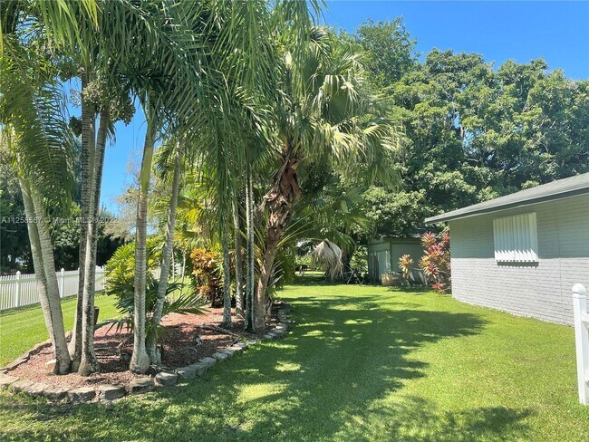 Foto del edificio - 17331 SW 58th St