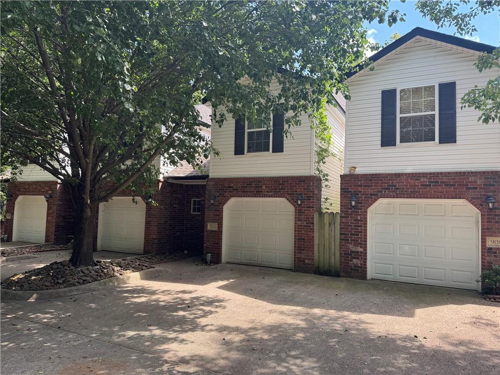 Foto principal - 904 S Wood Ave