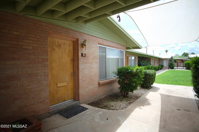 Foto del edificio - 969 N Jones Blvd