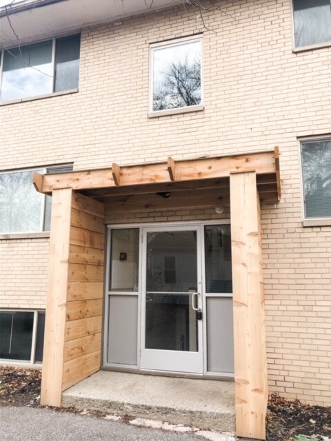 Building Photo - 1328 Cove Ave