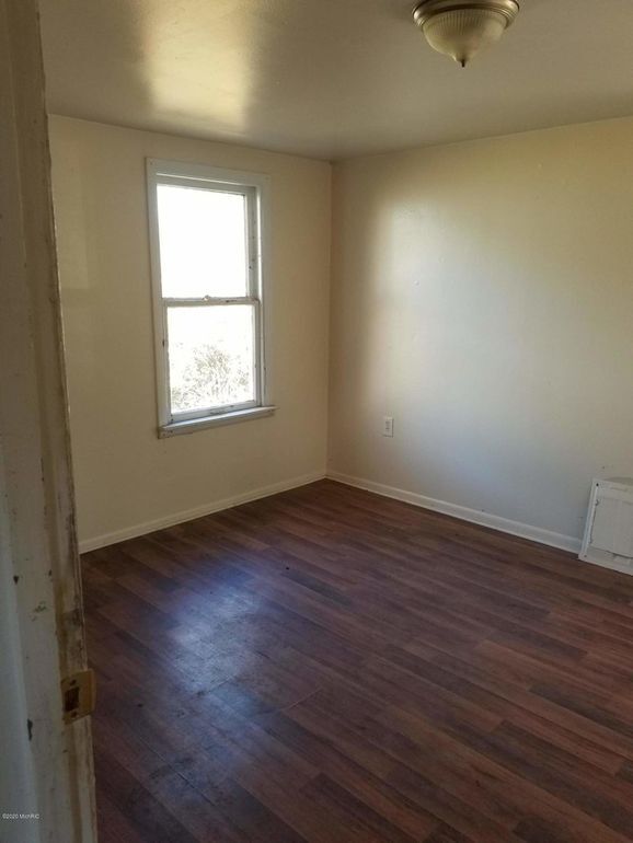 Building Photo - 2816 Leahy St