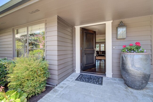 Foto del edificio - 5bd/4ba Medina Home