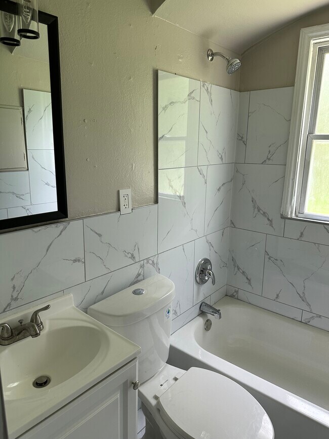 Foto del edificio - 10185 Winkler Dr