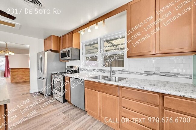 Building Photo - 2317 De Soto Rd