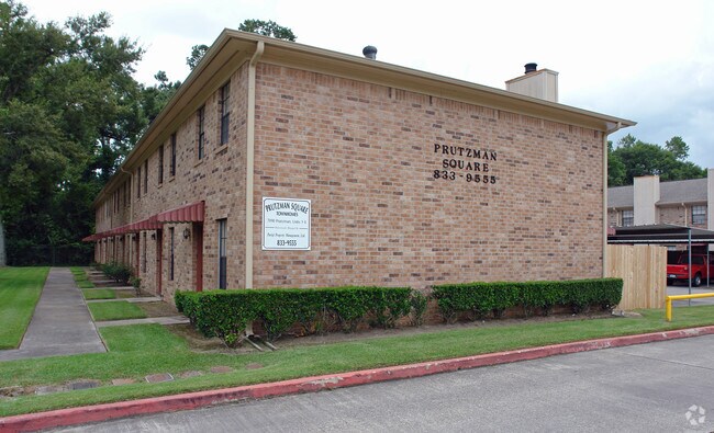 Foto del edificio - Prutzman Square Townhomes