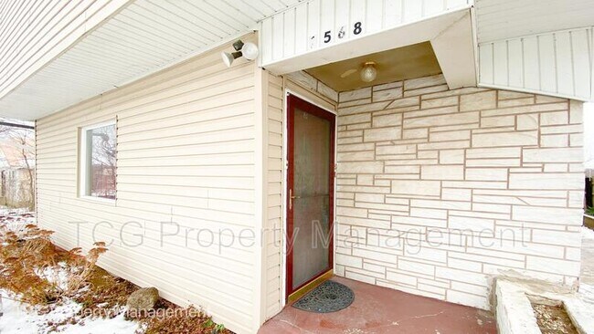 Building Photo - 1568 IL-23