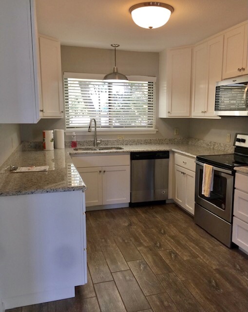 Kitchen - 6106 Vance Jackson Rd