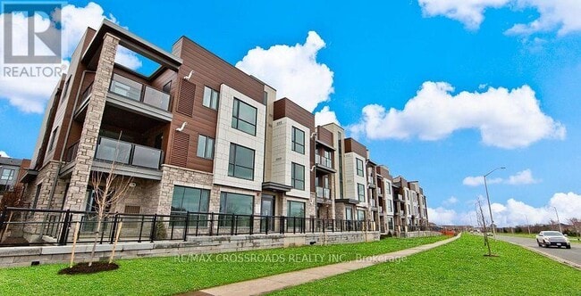 Building Photo - 2375 Bronte Rd