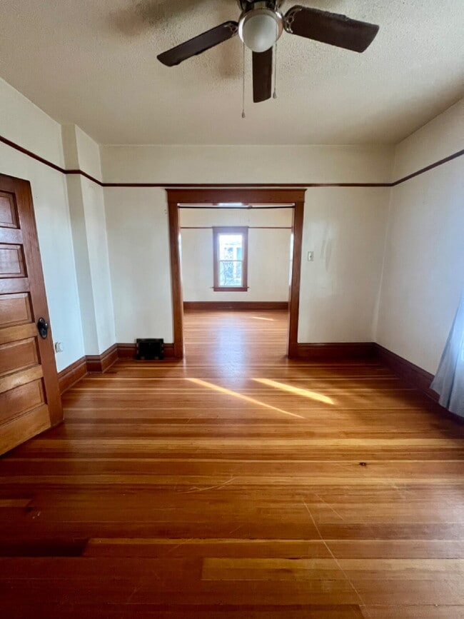 Building Photo - Charming two bedroom home!