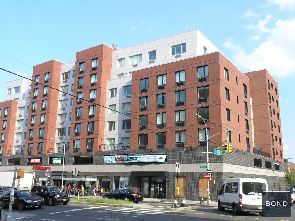 17802 Hillside Avenue Unit 4 J Queens Ny 11432 Apartment For Rent In Queens Ny Apartments Com