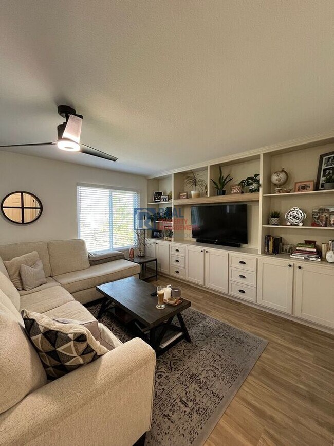 Photo - 9597 Fox Den Dr House