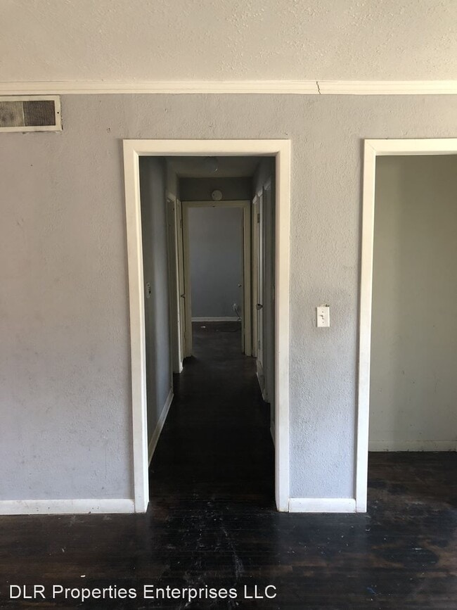 Building Photo - 3 br, 1 bath House - 4926 N. Garrison Pl.