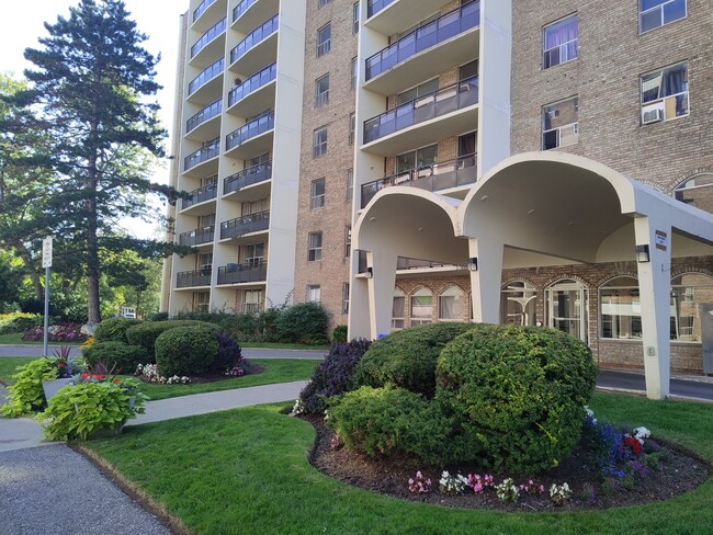 Building Photo - 363 Geneva St