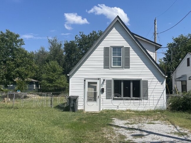 Building Photo - 4807 S 27th W Ave