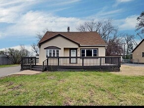 Building Photo - 9308 Nordica Ave