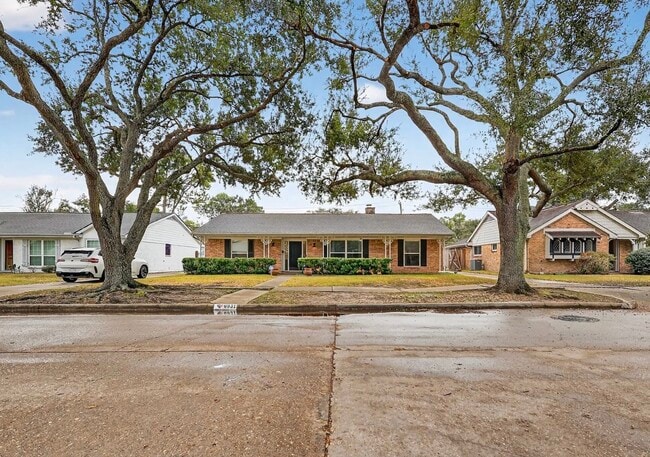 Foto del edificio - 6031 Rutherglenn Dr