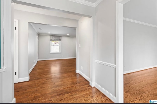 Building Photo - 800 E Belmont Ave