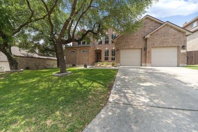 Foto del edificio - Stunning Home with Pool Now Available in t...