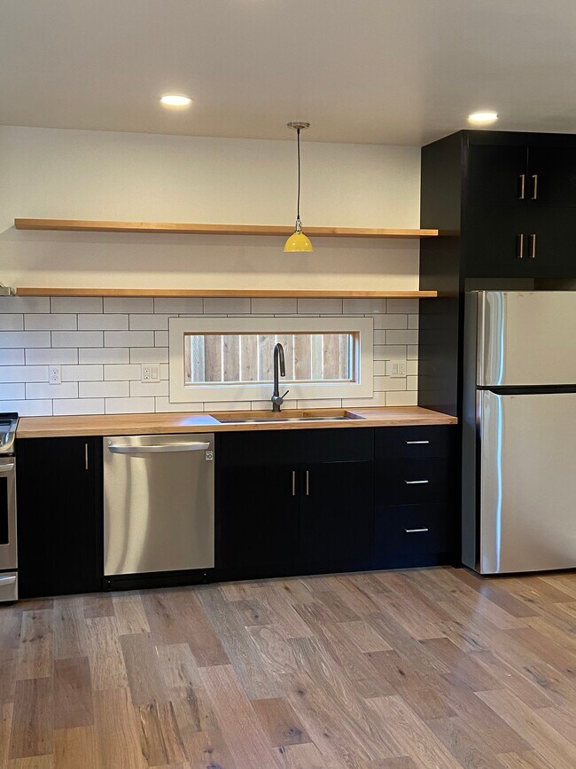 Foto del edificio - 1331 NE Webster St