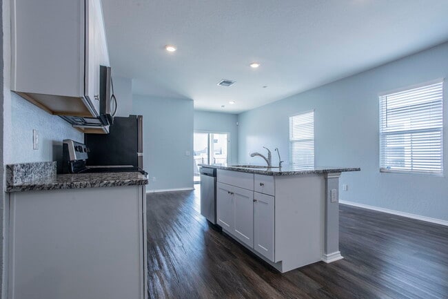 Building Photo - 12614 Galatea