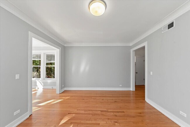 Foto del edificio - 4821 N Washtenaw Ave