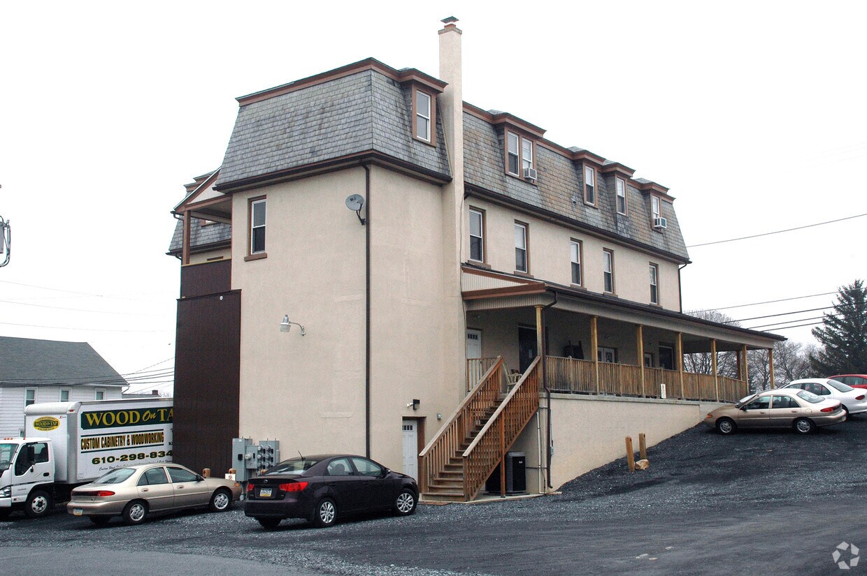 Foto del edificio - 6796 Madison St