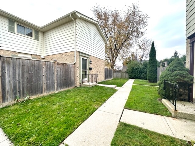 Building Photo - 81 Conway Dr