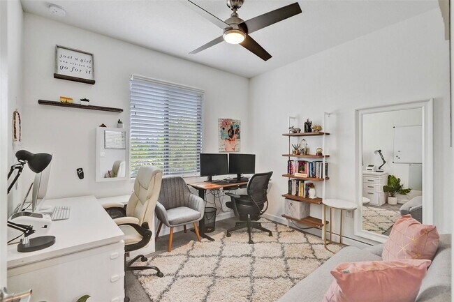 Foto del edificio - 20741 NE 5th Ct