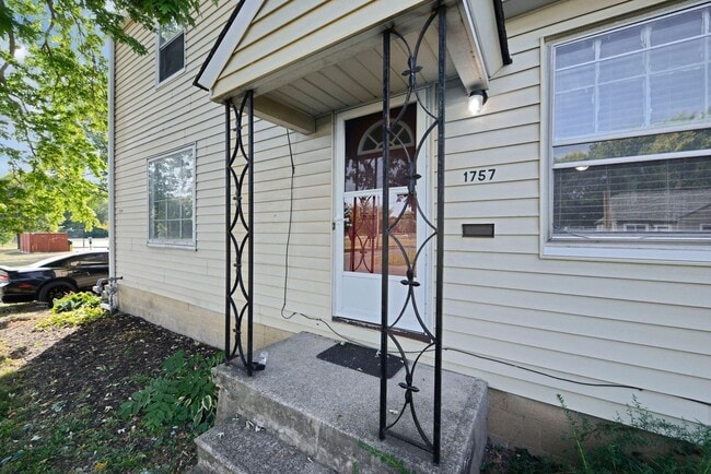 Foto del edificio - 1757-1759 E Frankfort St