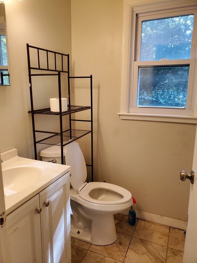 261 N Main St, Branford, CT 06405 House Rental in Branford, CT