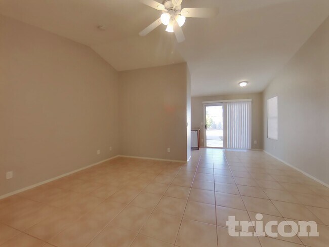 Foto del edificio - 3628 W Firehawk Dr