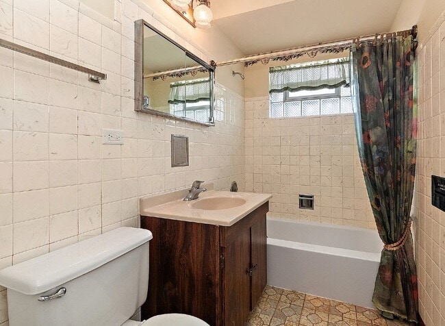 Building Photo - 275 Tahoe Dr